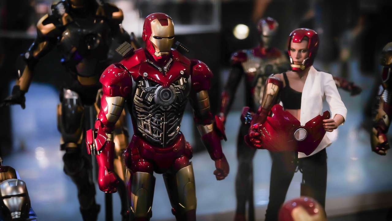 Iron Man figurki puzzle online