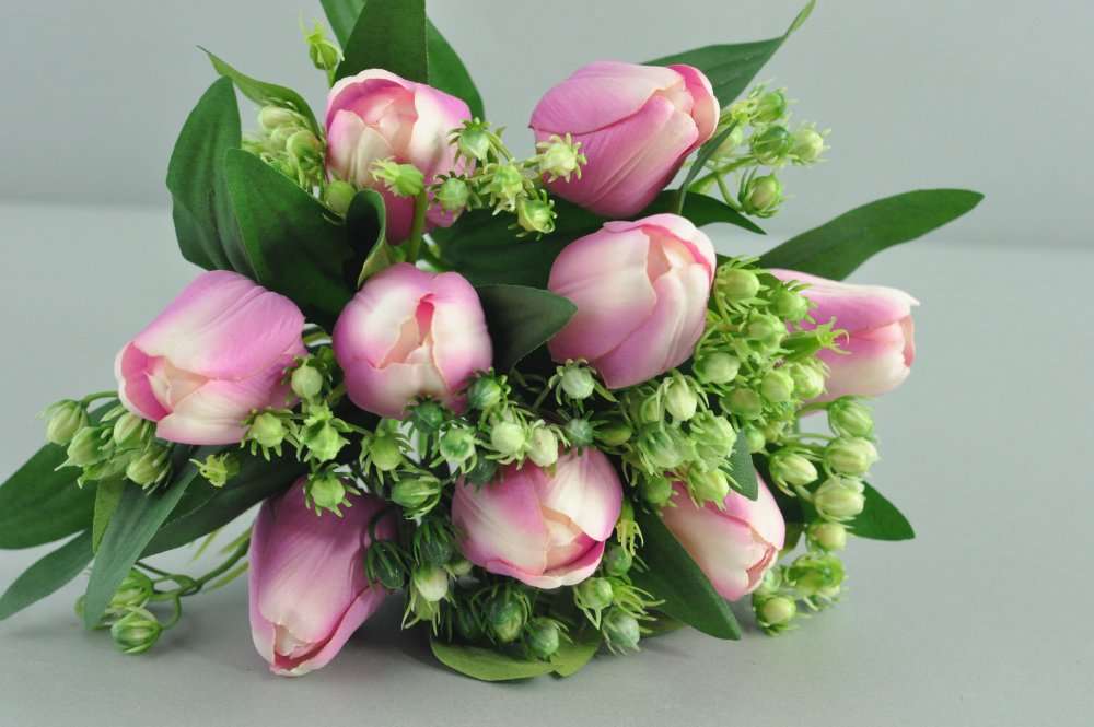 tulipany różowo-kremowe puzzle online
