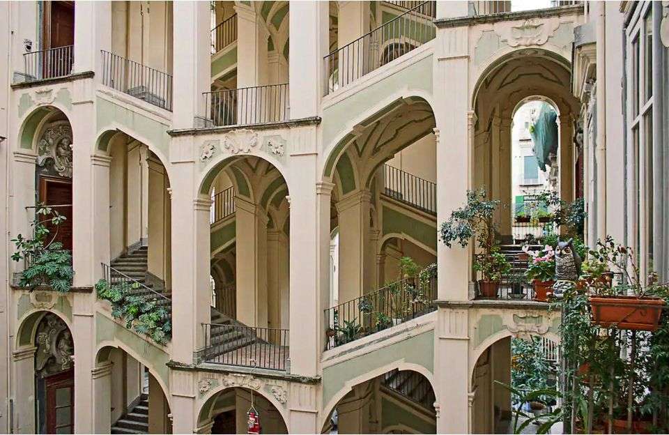 Palazzo Dello Spagnolo Neapol Włochy puzzle online