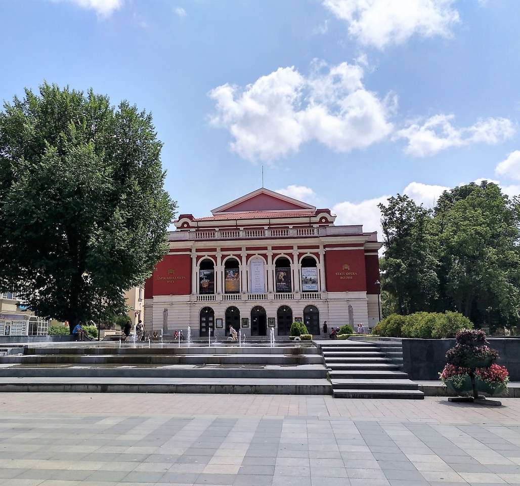 Ruse Opera House w Bułgarii puzzle online
