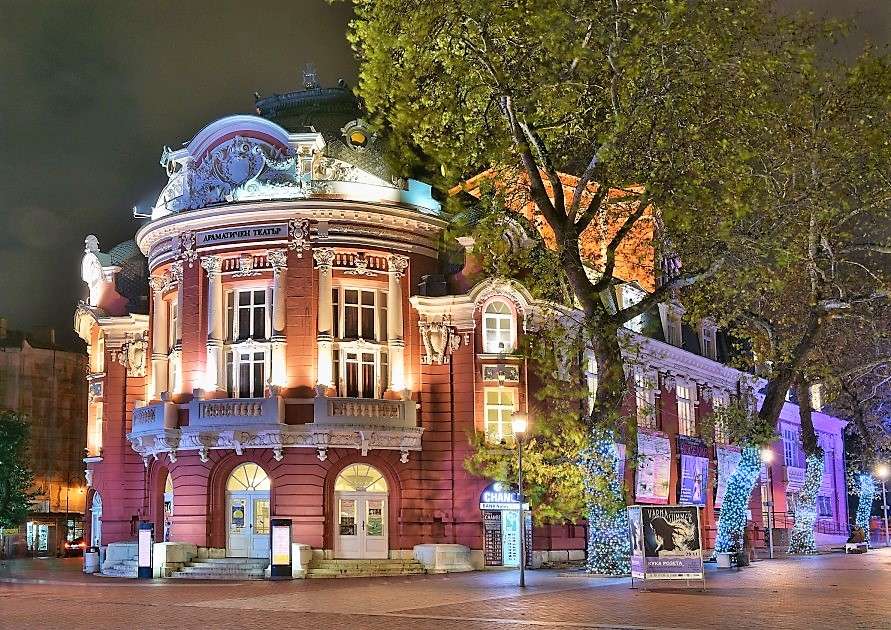 Warna Opera House w Bułgarii puzzle online