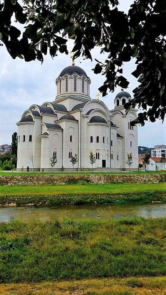 Kościół Valjevo w Serbii puzzle online