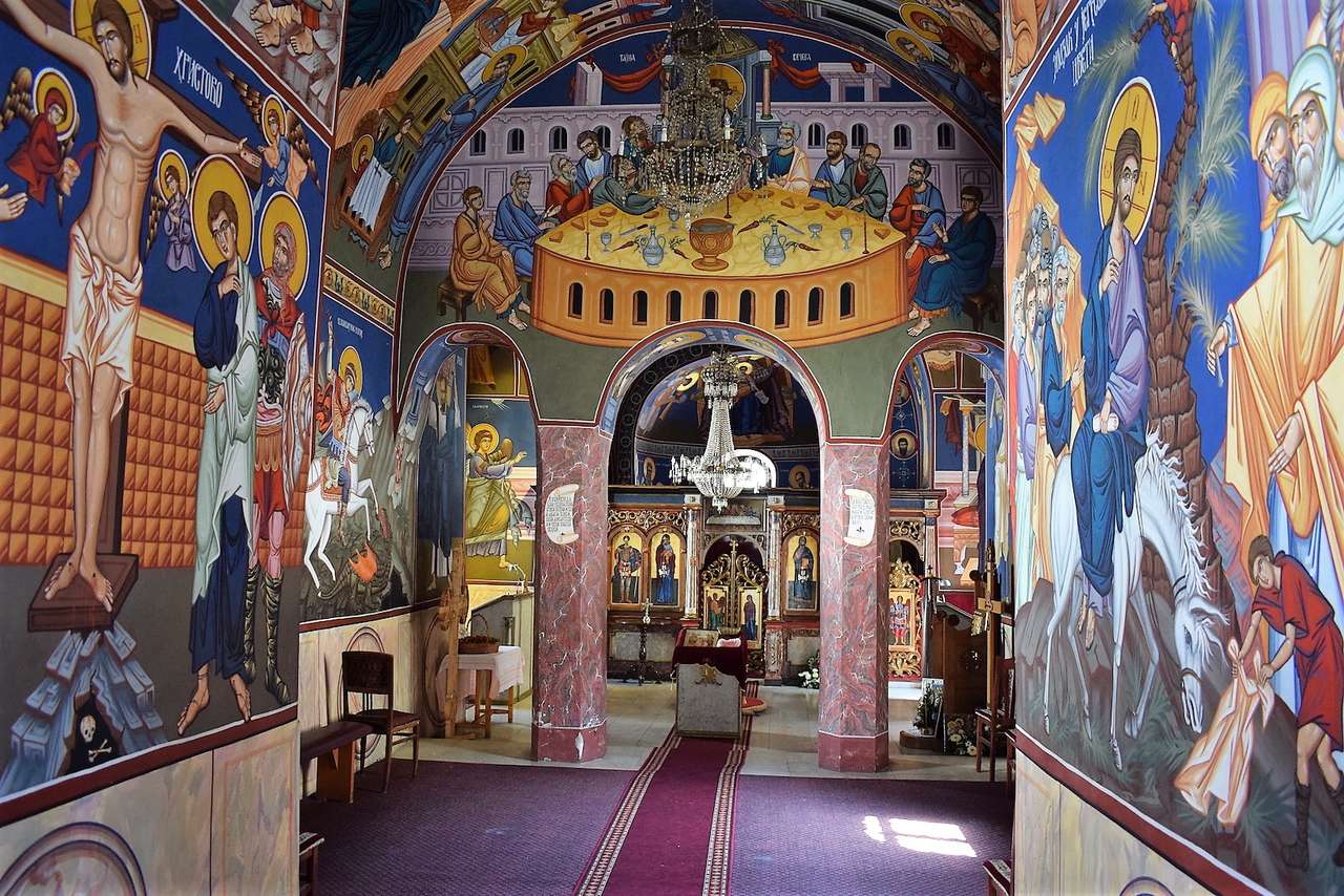 Klasztor wnętrze w Serbii puzzle online