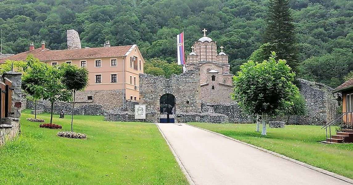 Klasztor Rawanica w Serbii puzzle online