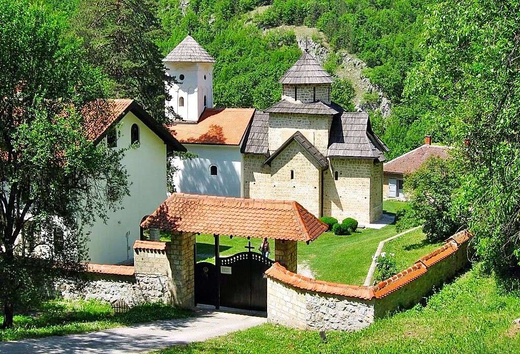 Klasztor Pustinji w Serbii puzzle online