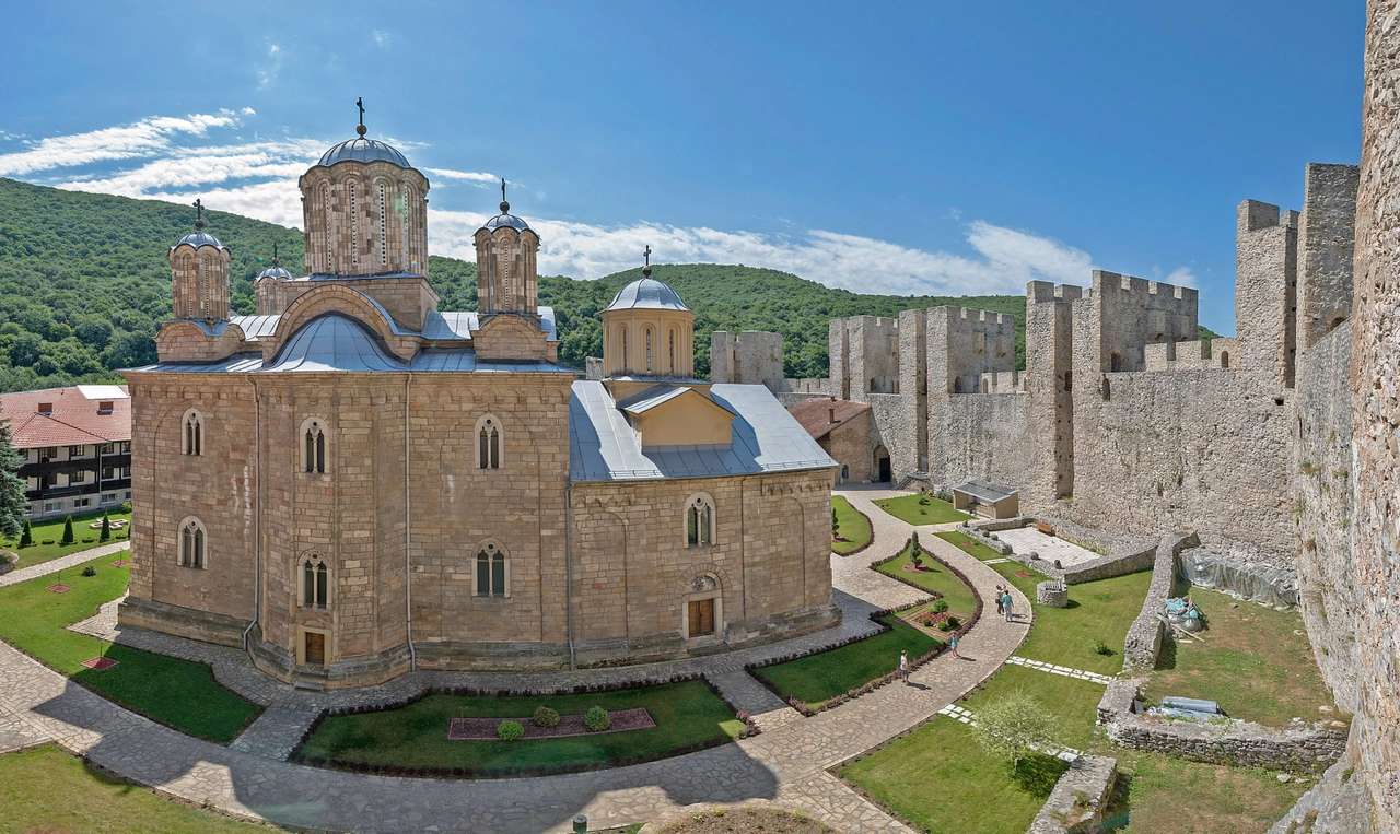 Mosteiro Manasija em Sérvia quebra-cabeça