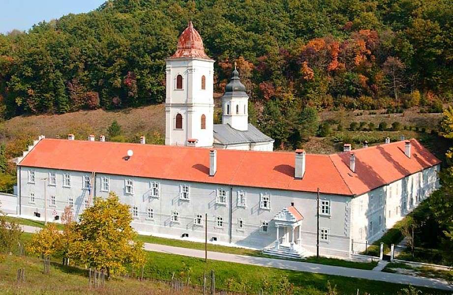 Klasztor Beociin Fruska Gora w Serbii puzzle online