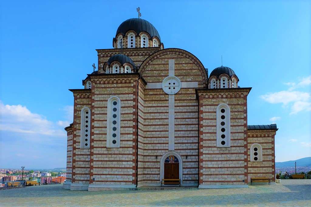 Kościół Mitrovica w Kosowie puzzle online