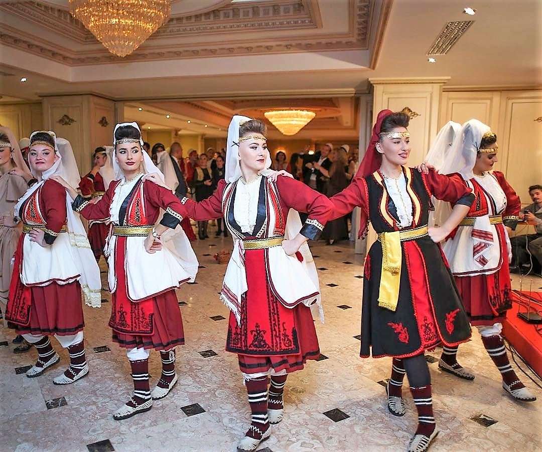 Grupa tańca ludowa w Kosowie puzzle online