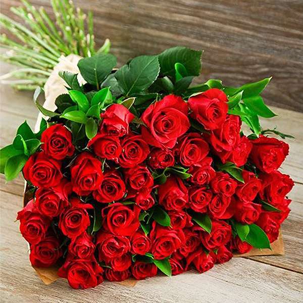 RED ROSES - 100 pieces - Play Jigsaw Puzzle for free at Puzzle Factory
