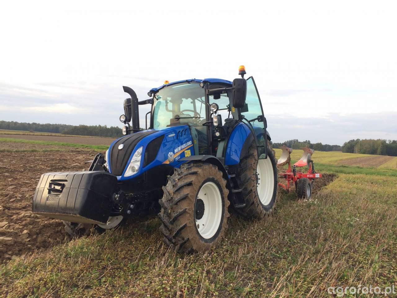New Holland T5 puzzle online