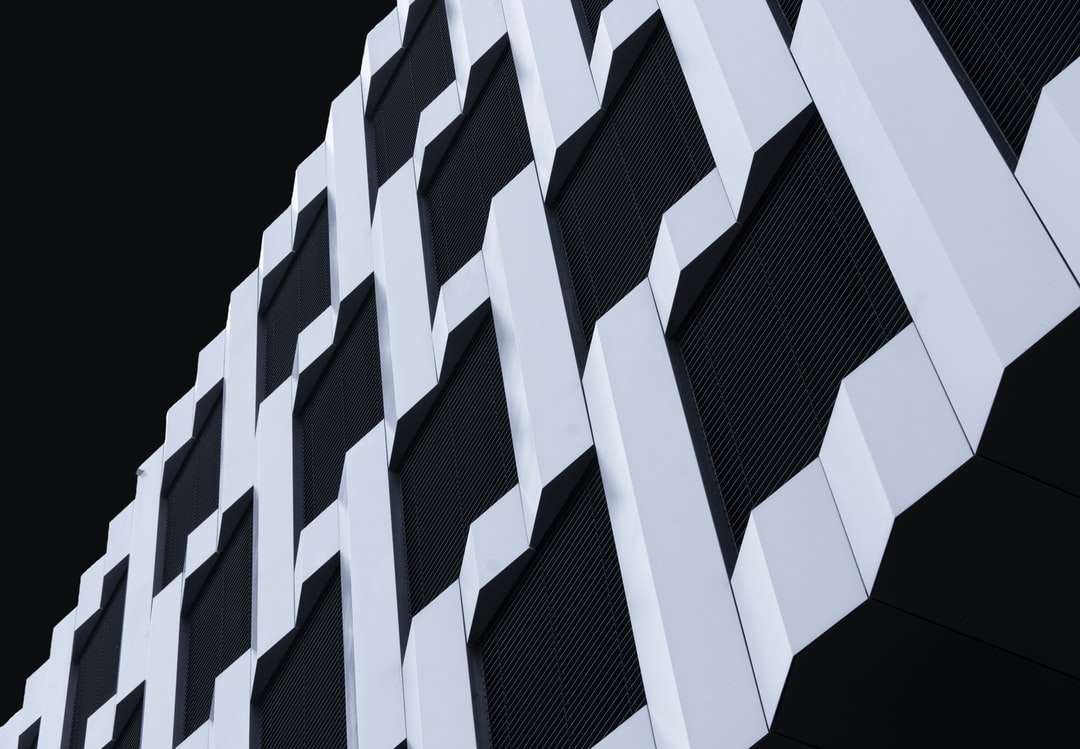 Biała i czarna ilustracja budynku puzzle online