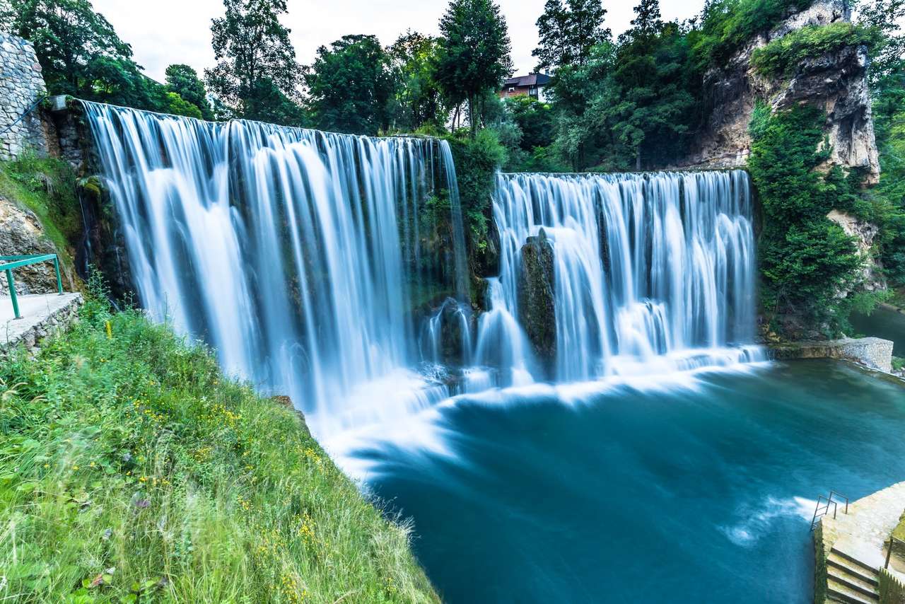 Wodospad Pliva w Bośni-Hercegowinie puzzle online