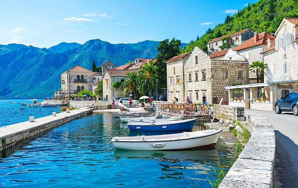 Risan w zatoce Kotor w Czarnogórze puzzle online