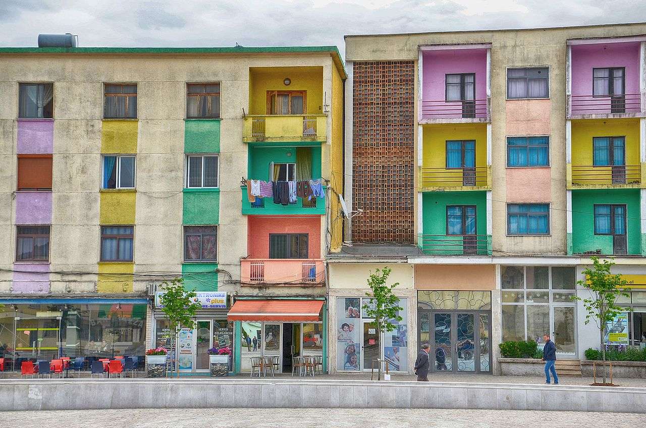 Miasto Rreshen w Albanii puzzle online