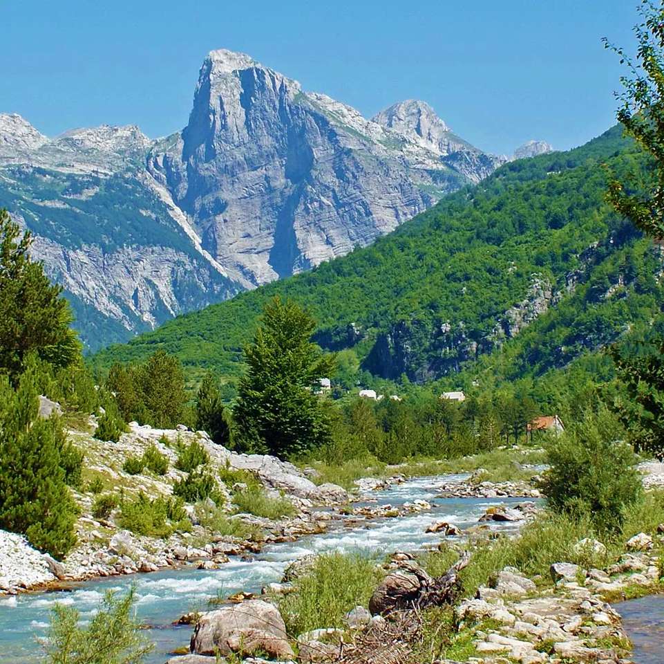 Alpejski krajobraz w Albanii puzzle online