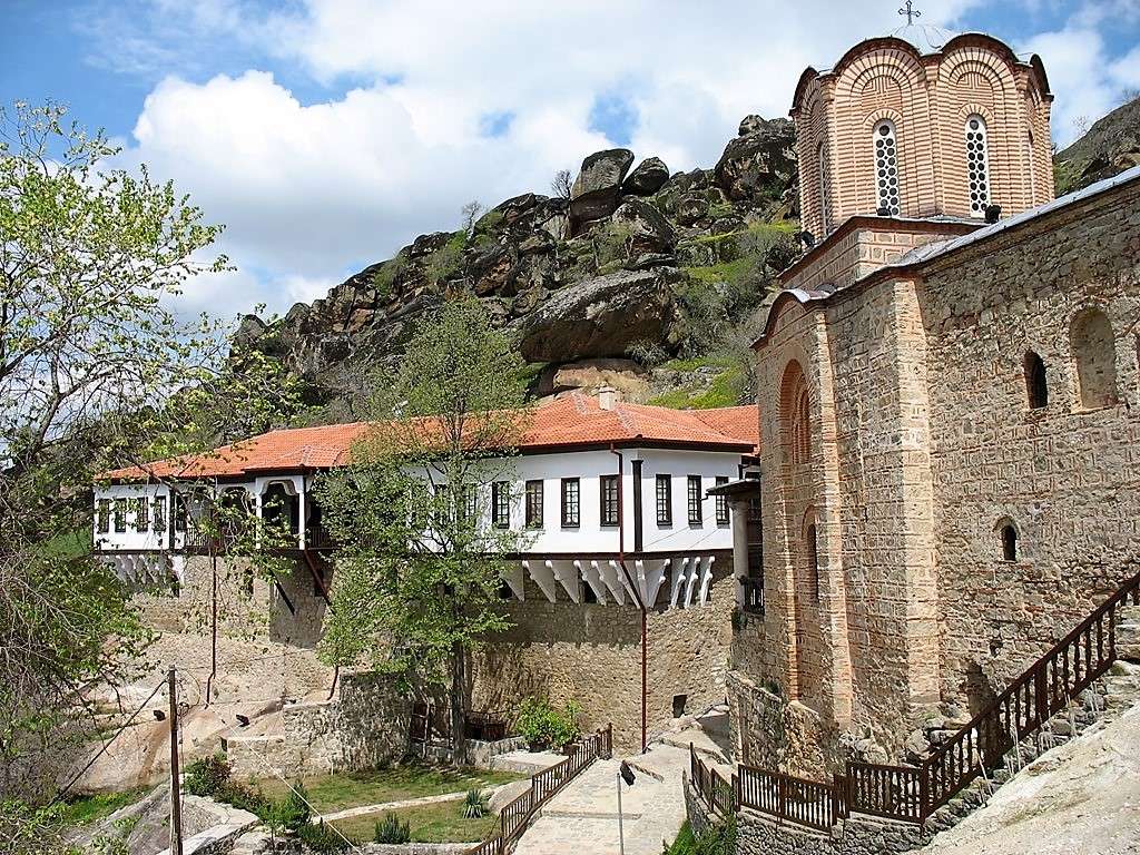 Prilep Monastery St. Michael w Nordmasedonia puzzle online