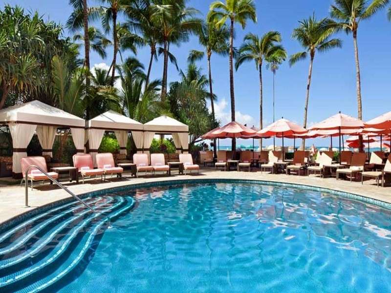 Hotel z basenem na Hawajach puzzle online