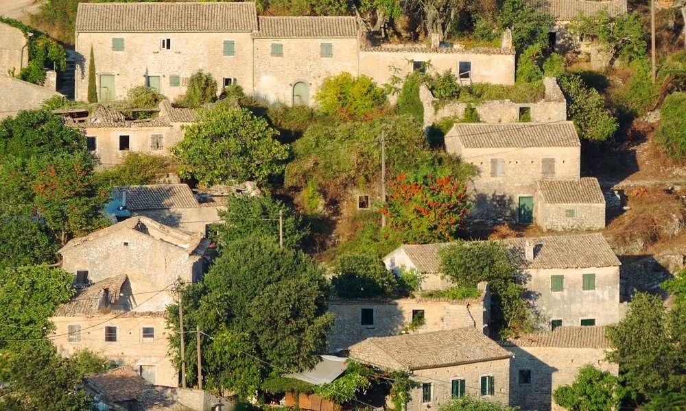 Perithia Górska wioska na Korfu puzzle online