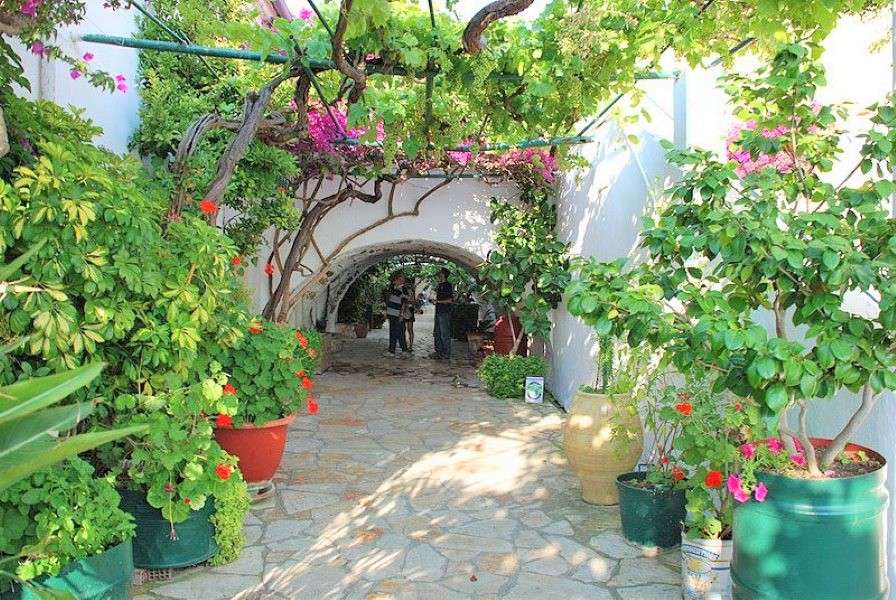 Klasztor Paleokastritsa na Korfu puzzle online