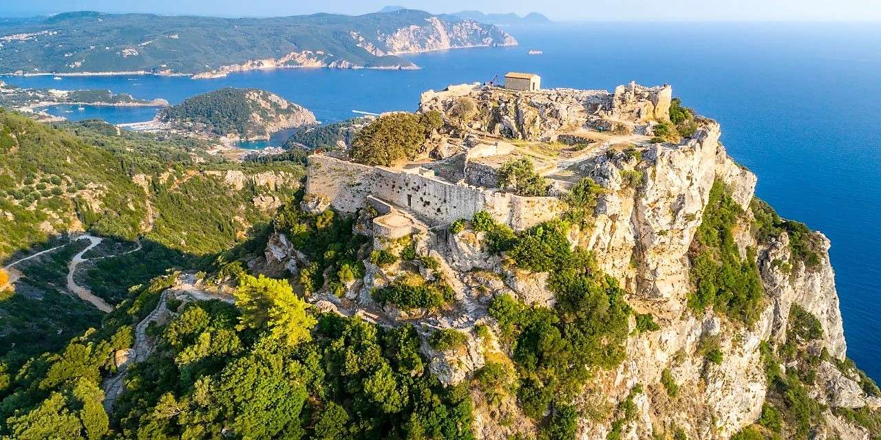 Forteca Angelokastro na wyspie Korfu puzzle online