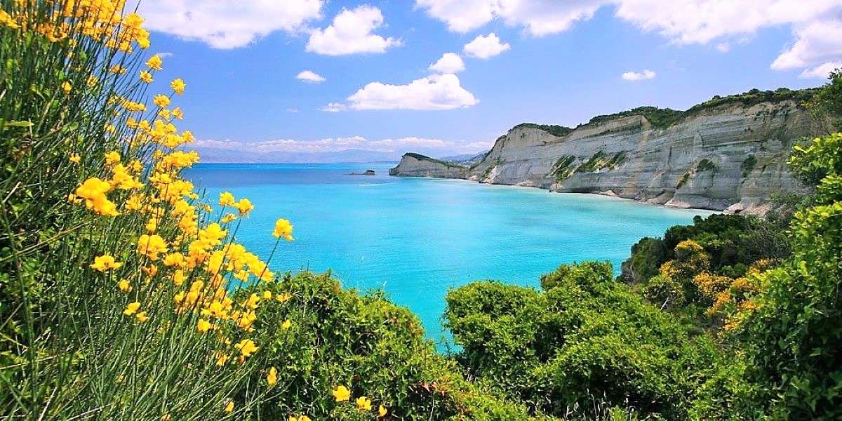 Wybrzeże Acharavi wyspy Korfu puzzle online