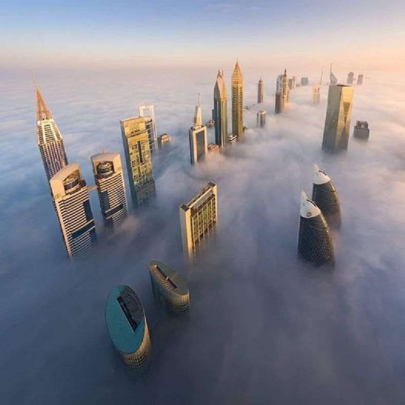 Dubaj w chmurach. puzzle online