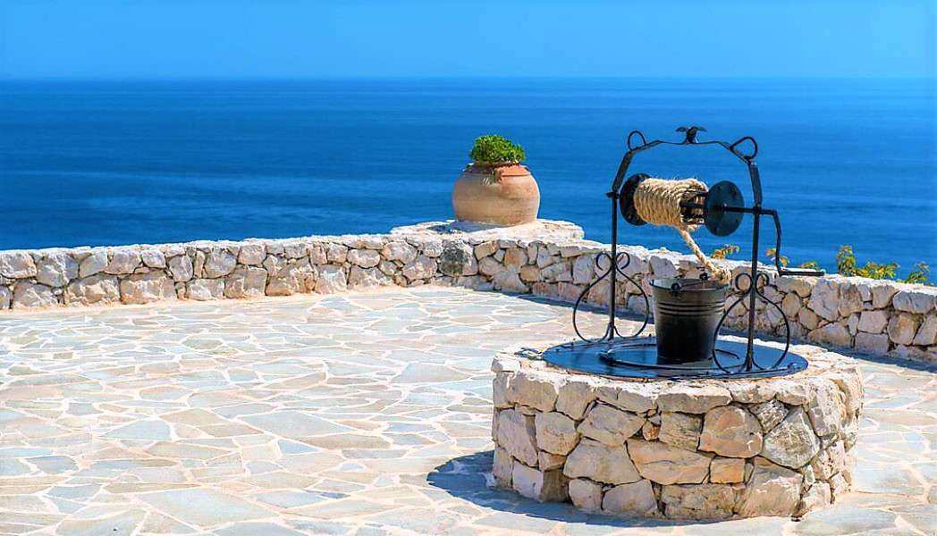 Taras z widokiem na morze na wyspie Zakynthos puzzle online