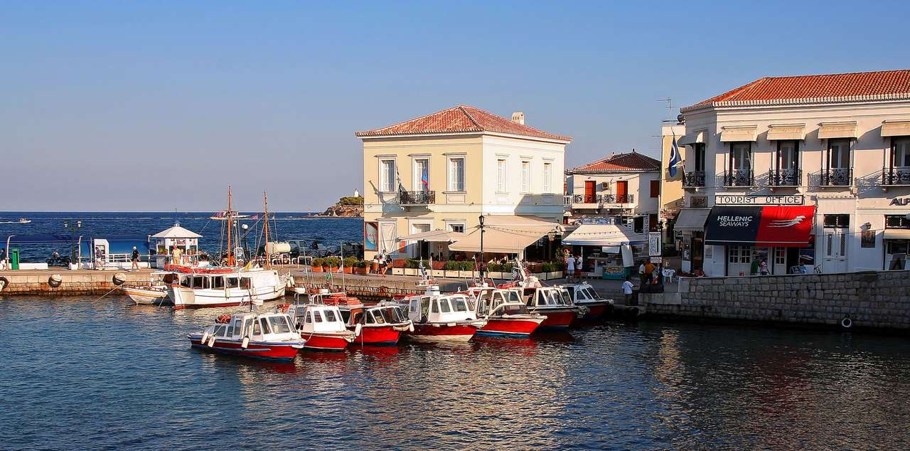Spetsy greckiej wyspy puzzle online