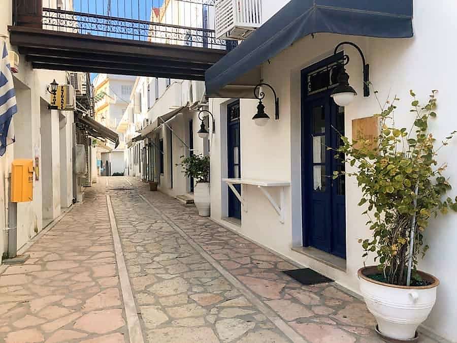 Spetsy greckiej wyspy puzzle online