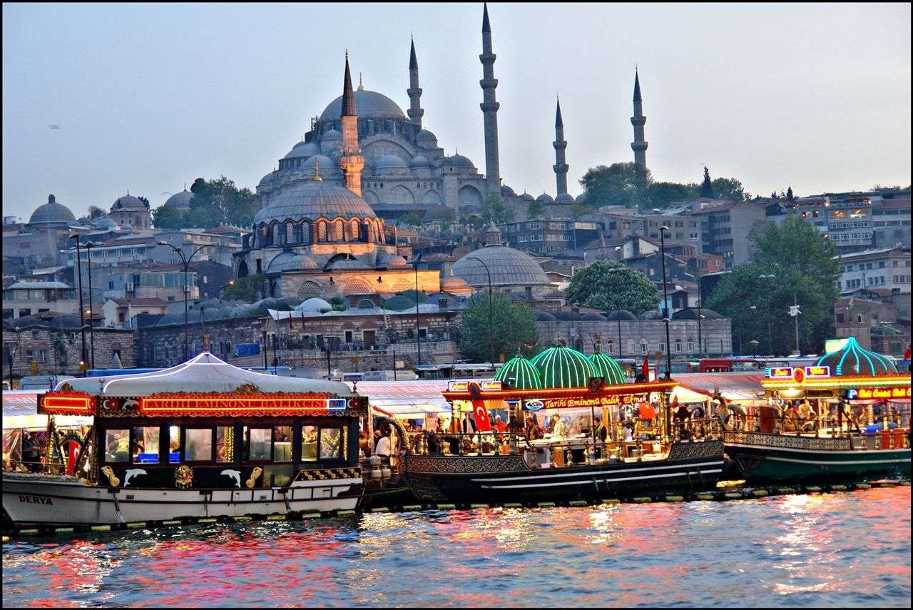 Wycieczka po jeziorze w Istambule puzzle online