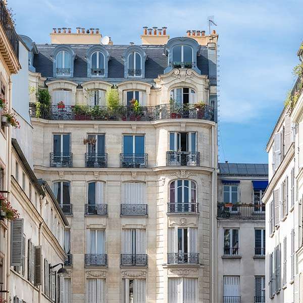 Budynek w Paryżu puzzle online
