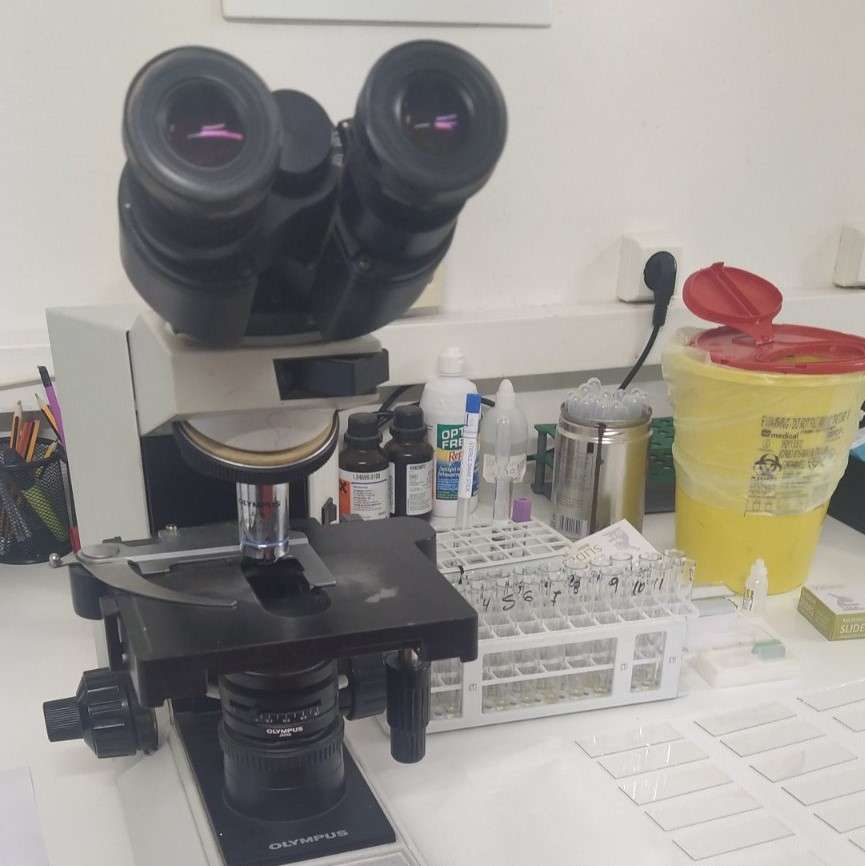 mikroskop w laboratorium puzzle online