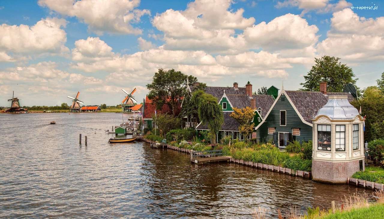 Wiatraki, domy nad rzeką w Holandi puzzle online