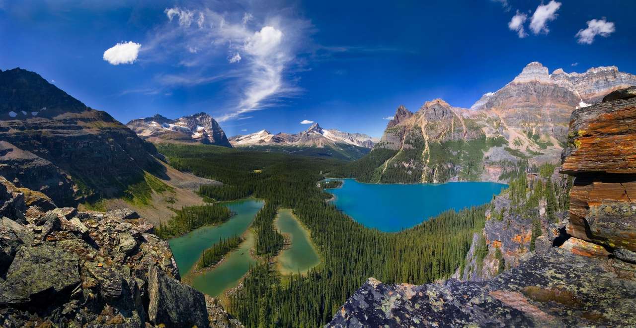Piękne górskie jeziora w Canadian Rockies puzzle online