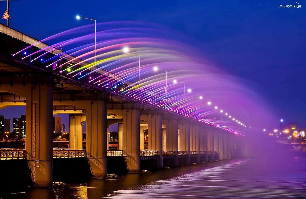 Dwupoziomowy most z fontannami w Seulu puzzle online