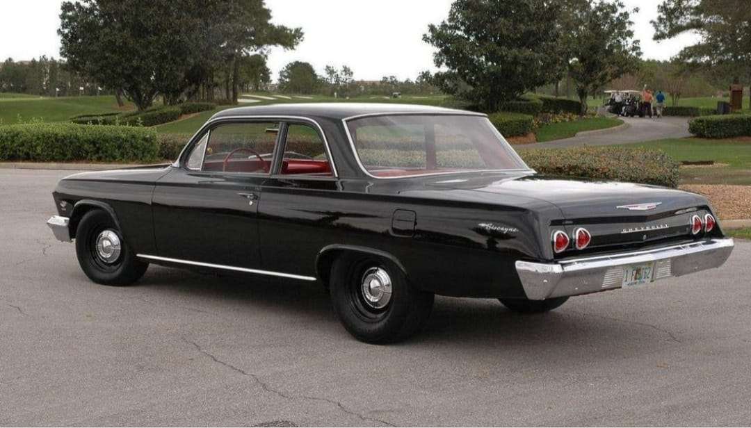 1962 Chevrolet Biscayne Sedan 2-drzwiowy puzzle online