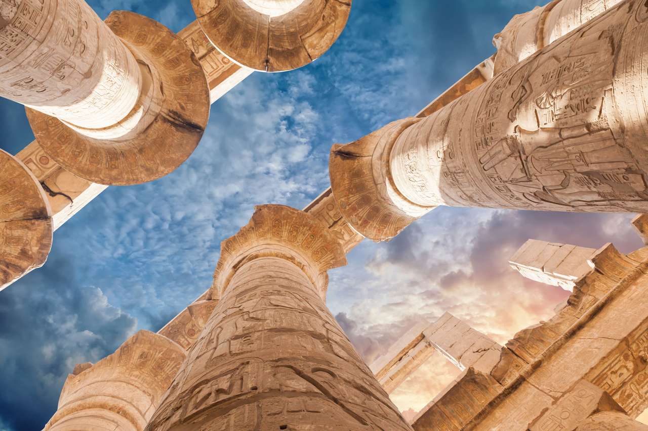 Great Hipostyle Hall w świątyniach Karnaku puzzle online