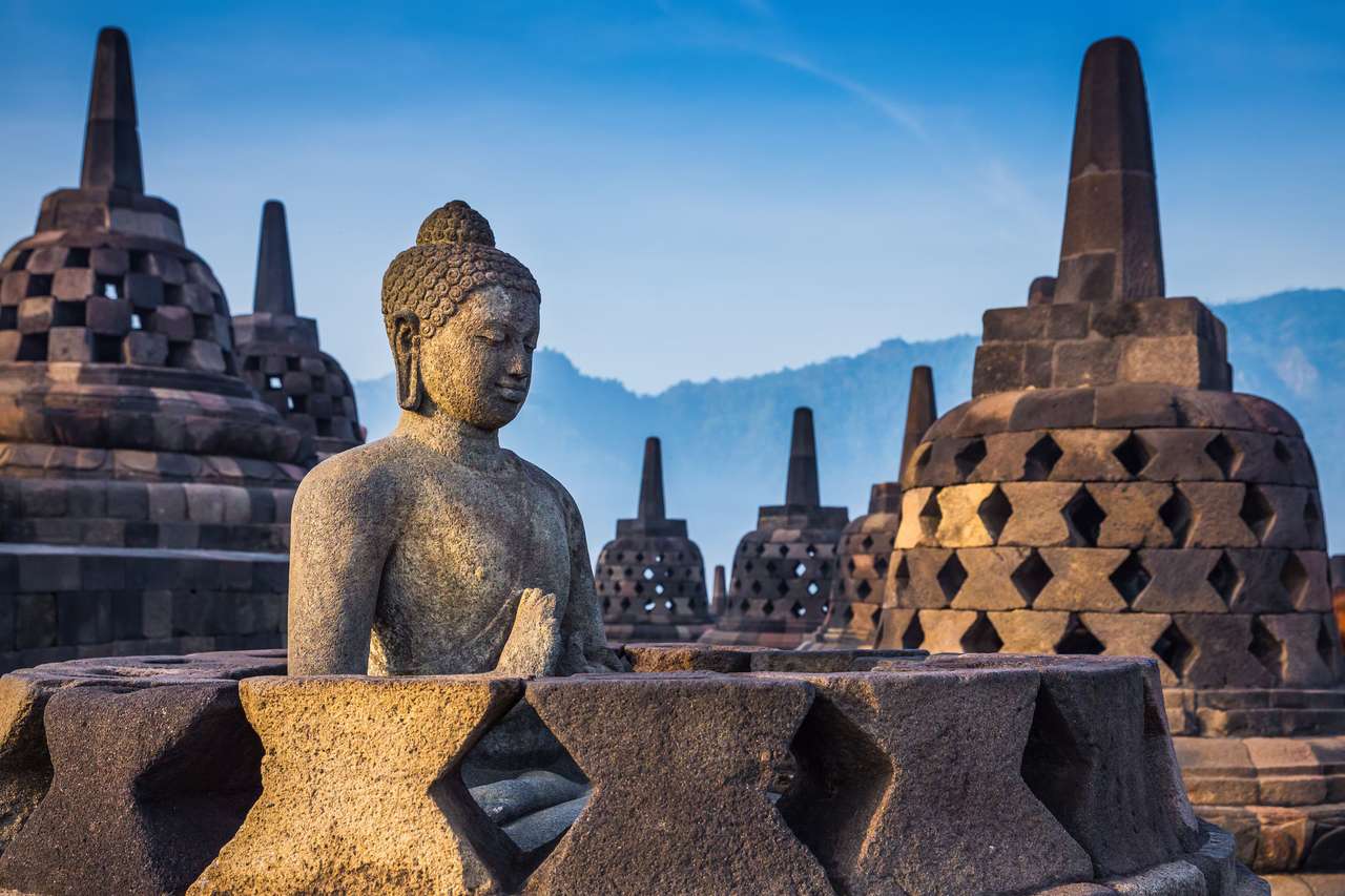 Stupy w świątyni Borobudur puzzle online