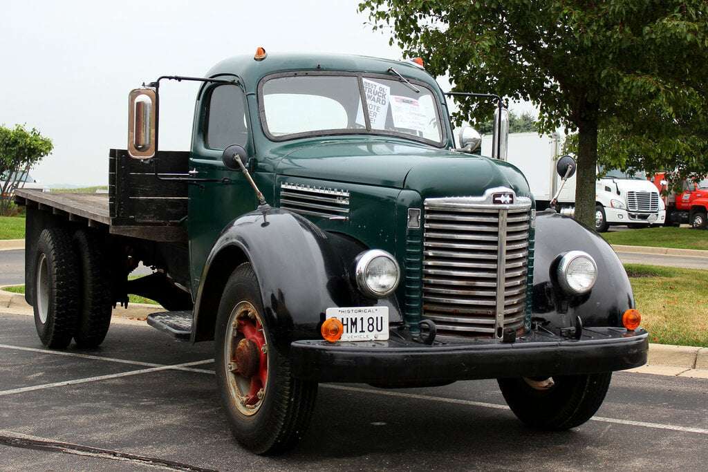 1947 Międzynarodowa ciężarówka KB-6 puzzle online