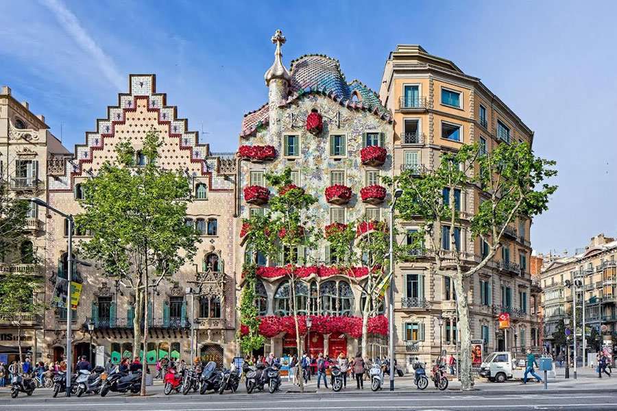 Kamienice w Casa Batllo- Barcelona puzzle online
