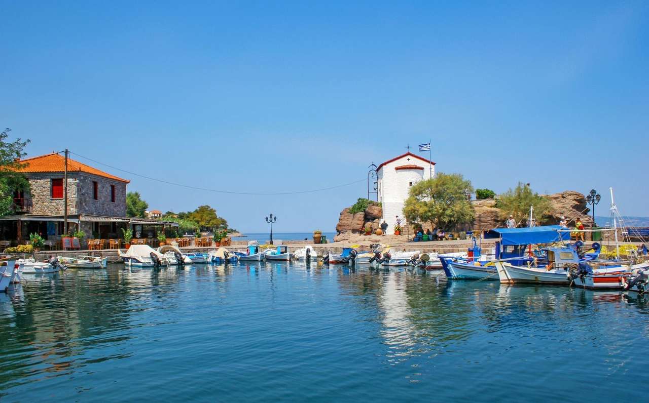 Synekinia na Lesbos Greek Island puzzle online