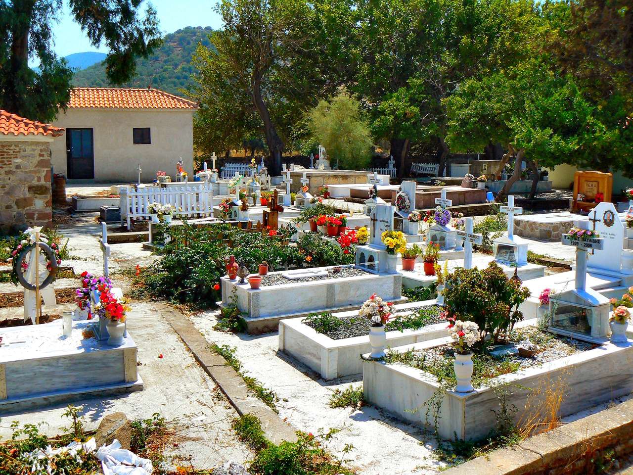 Cmentarz Petra Lesbos Greek Island puzzle online