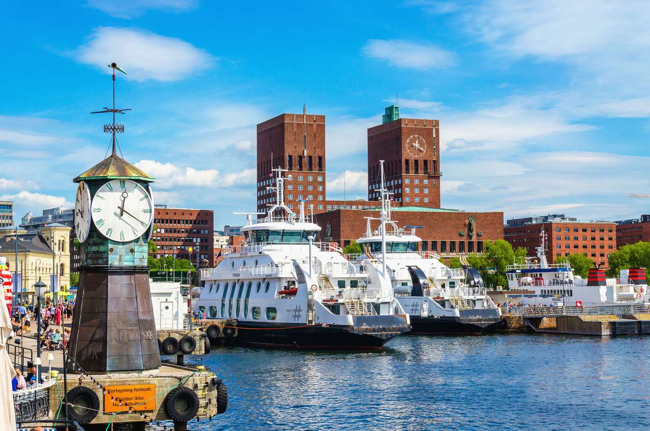 Oslo - Zegar na Dock Aker Brygge puzzle online