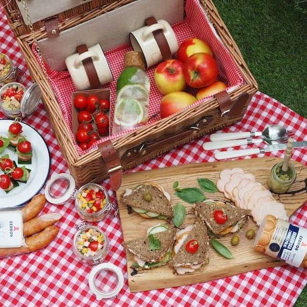Piknik na świeżym powietrzu puzzle online