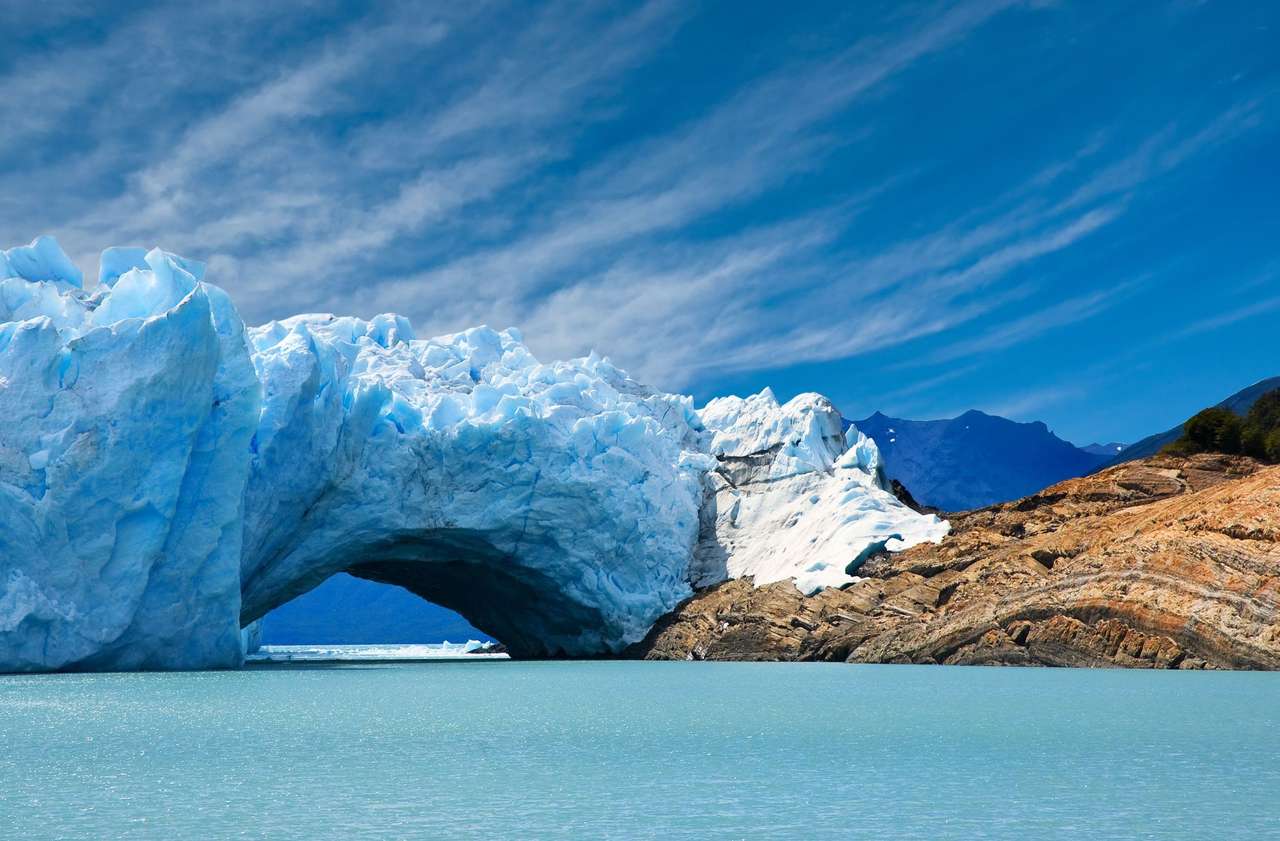 Most lodu w lodowcu Perito Moreno, Patagonia, puzzle online