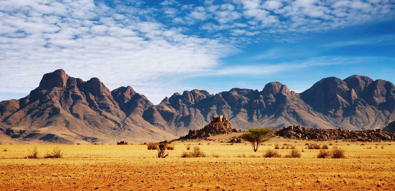 Skały pustyni Namib, Namibia puzzle online