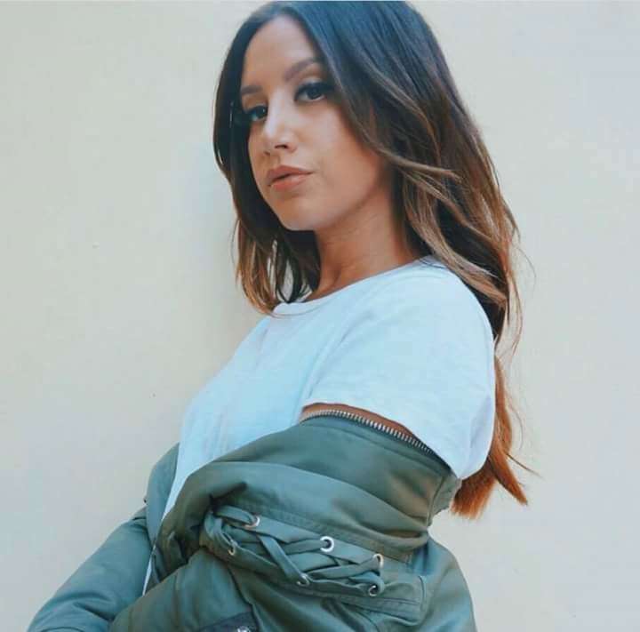 Ashley Michelle Tisdale puzzle online