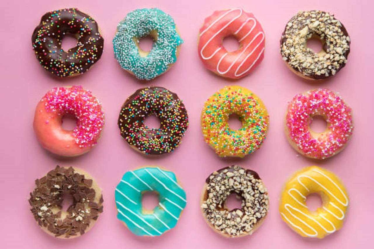 Kolorowe donuty puzzle online
