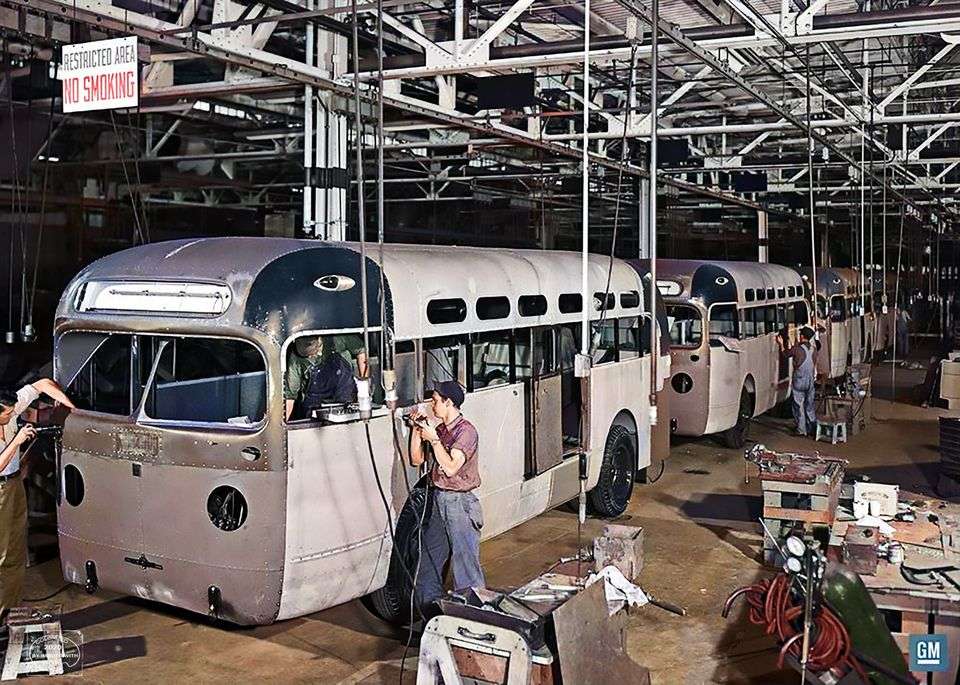 1940's Buses City GMC puzzle online